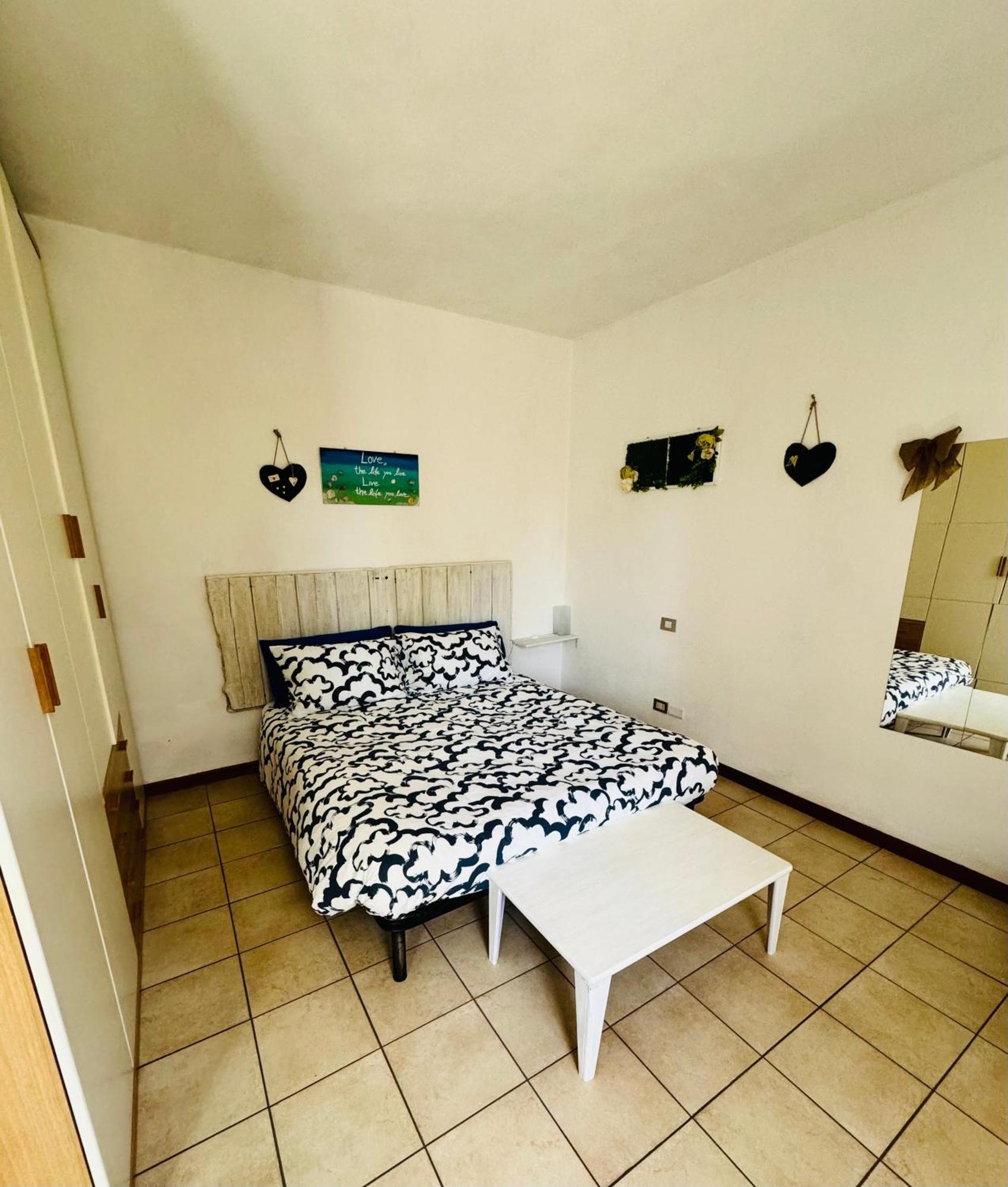 Appartement Casa Nonna Elide à Besozzo Extérieur photo