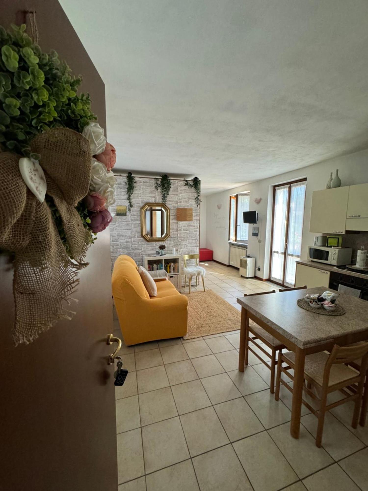 Appartement Casa Nonna Elide à Besozzo Extérieur photo