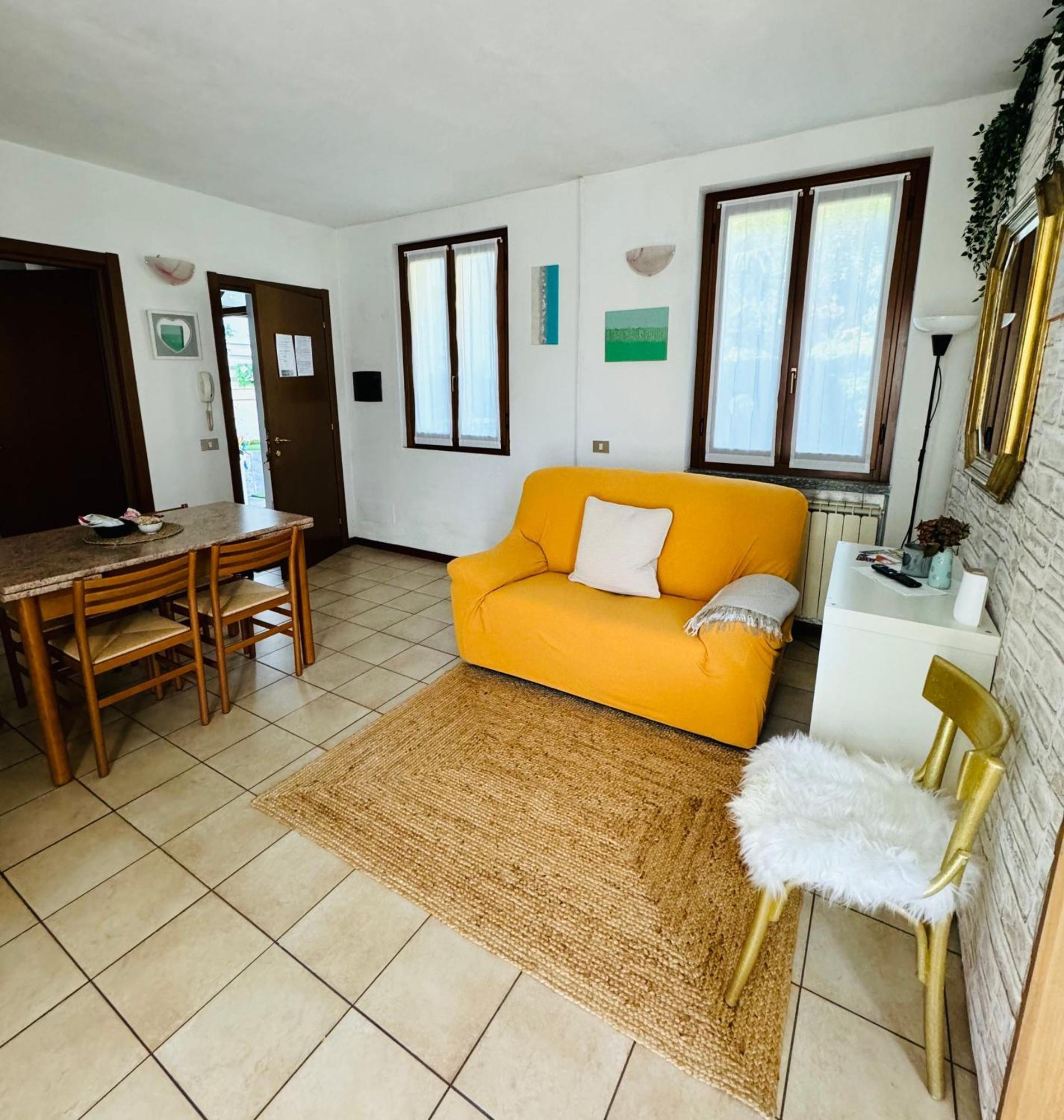 Appartement Casa Nonna Elide à Besozzo Extérieur photo