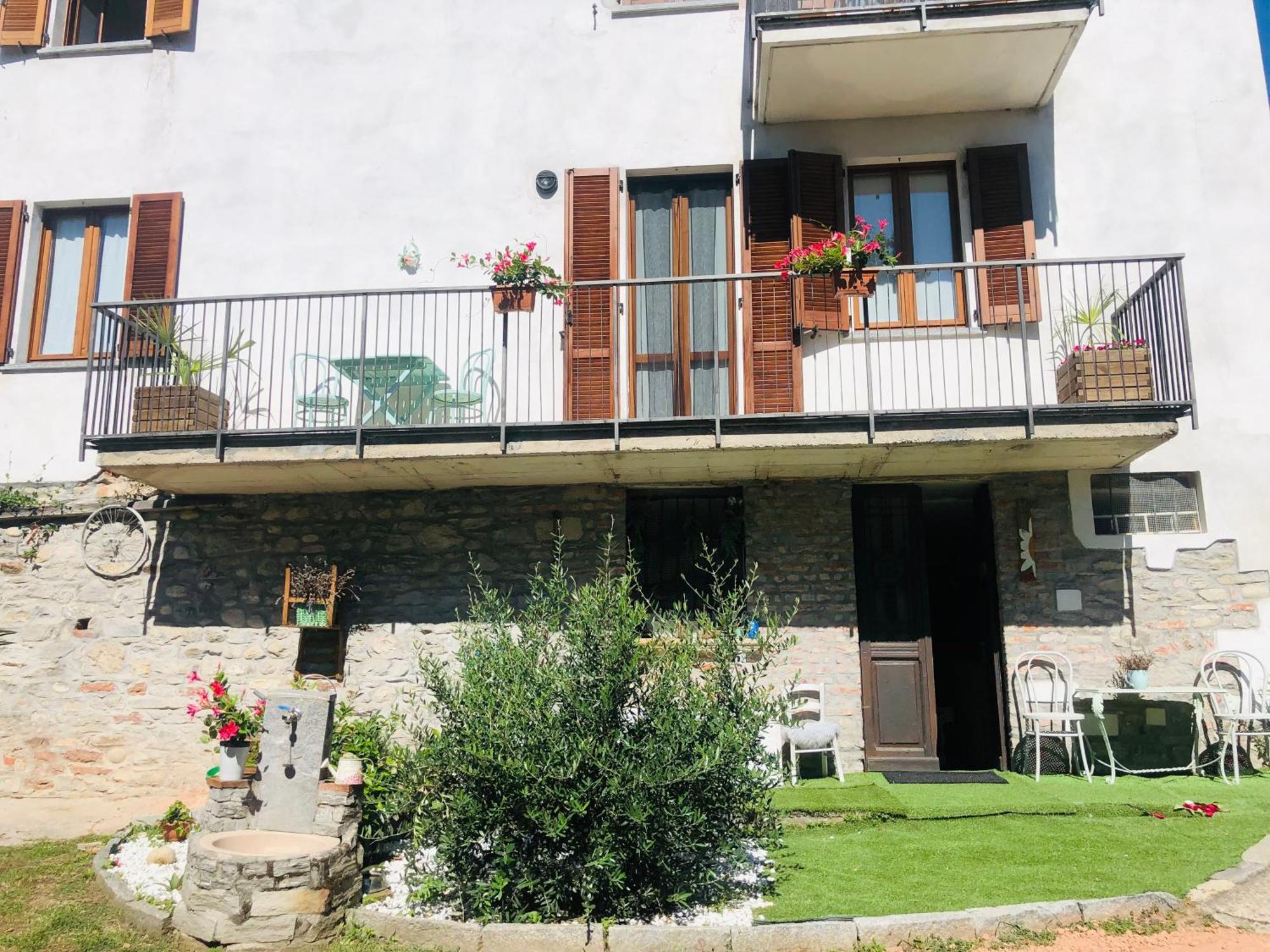 Appartement Casa Nonna Elide à Besozzo Extérieur photo